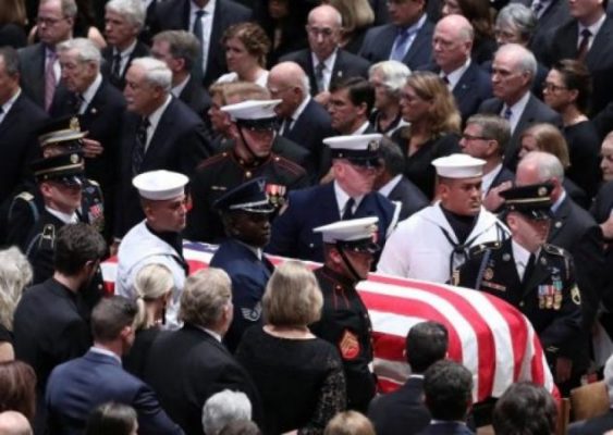 Маккейн не пригласил Трампа на собственные похороны. Фото
