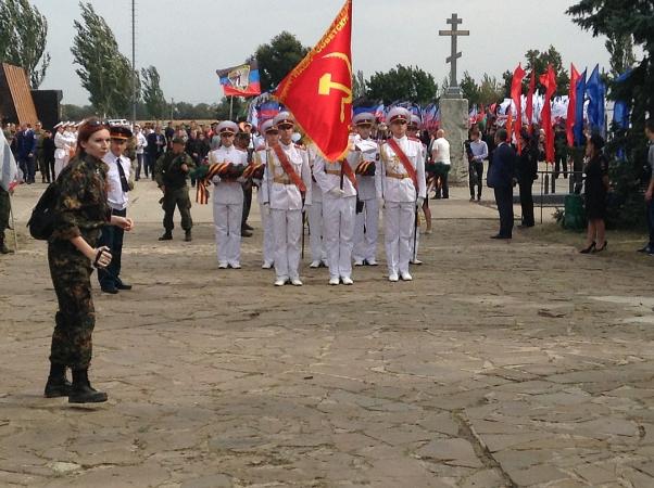 Фоторепортаж: как на Саур-Могиле отпраздновали 75-ю годовщину освобождения Донбасса