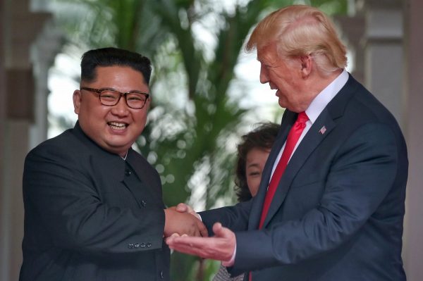 Трамп и Ким Чен Ын 
