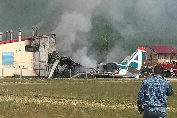 «Пилот Дамир Юсупов назвал меня героиней»: призналась стюардесса Ан-24, аварийно севшего в Бурятии