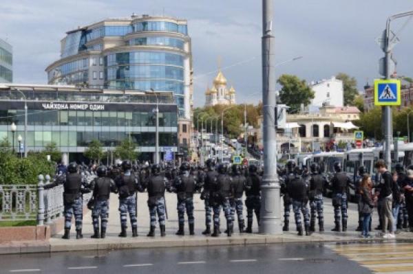 Более 300 задержанных: в Москве проходит очередная акция протеста