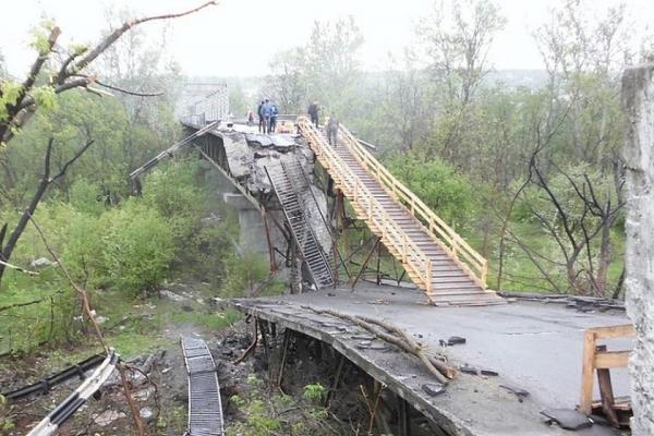 Народная милиция ЛНР: Киев уже поделил деньги, выделенные Красным Крестом на ремонт моста на Станице Луганской