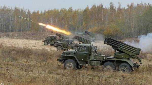 Киевские каратели пользуются перемирием: ВСУ перебросили на Донбасс «Грады» и гаубицы