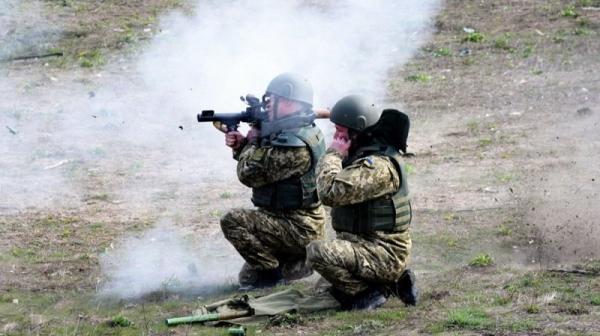 Украинские боевики за минувшие сутки 17 раз нарушили перемирие в ДНР