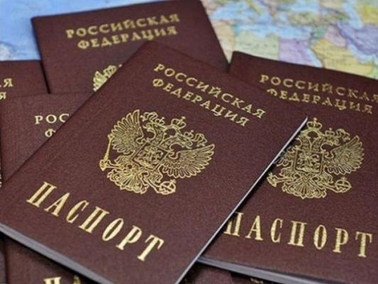 Около 10 тыс. жителей ДНР получили паспорта РФ — миграционная служба