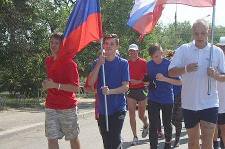 В ЛНР состоялся сверхмарафон в честь Дня государственного флага Российской Федерации