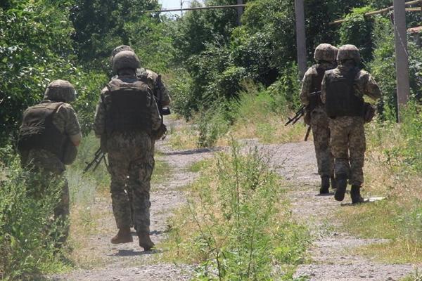 Шестеро украинских диверсантов подорвались рядом с Донецком на минах ВСУ