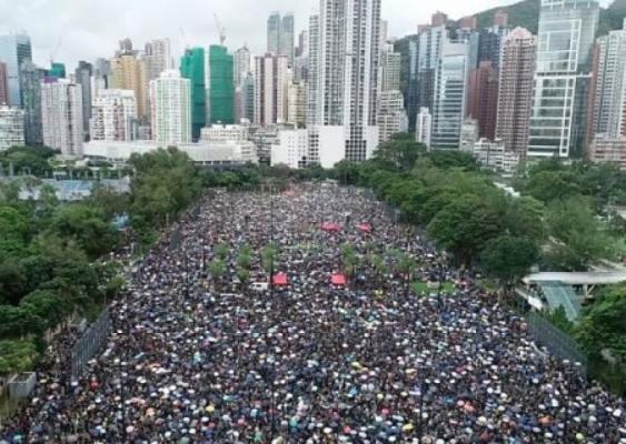 Компания «Стратфорд» прогнозирует силовой разгон протестов в Гонконге. Но выгоден ли он Пекину