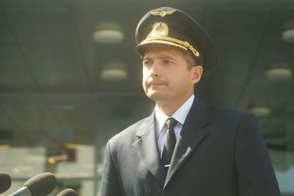 «В ближайшее время летать не буду»: пилот А-321 Дамир Юсупов рассказал, как сажал самолет в кукурузном поле