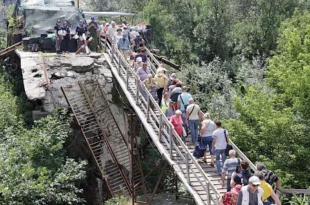 Украина не намерена проводить работы по восстановлению моста на границе с Республикой