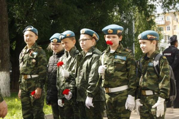 На Украине спор о Дне ВДВ закончился поножовщиной