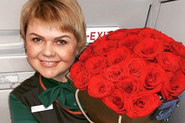 «Пилот Дамир Юсупов назвал меня героиней»: призналась стюардесса Ан-24, аварийно севшего в Бурятии