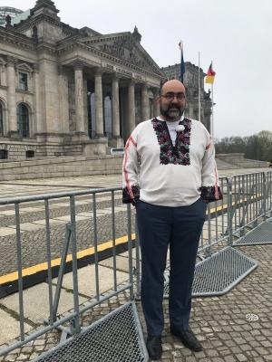  Иранец-русофоб в вышиванке представил Германию на первом заседании Верховной рады