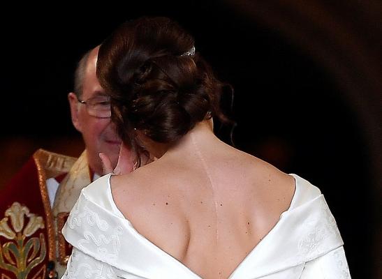 Королевская свадьба осени: внучка Елизаветы II вышла замуж в кокошнике в русском стиле