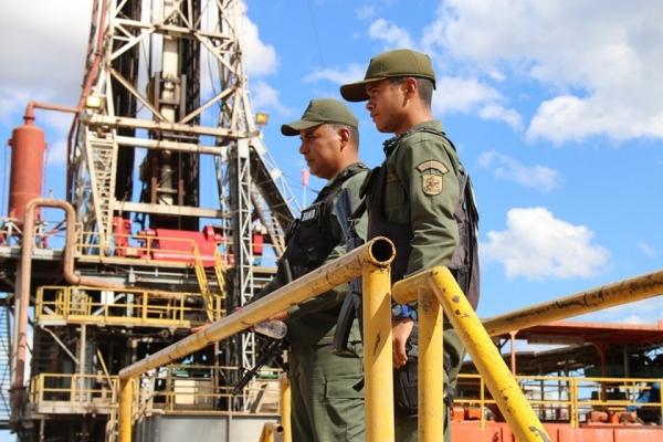 США хотят вернуть контроль над венесуэльской нефтью