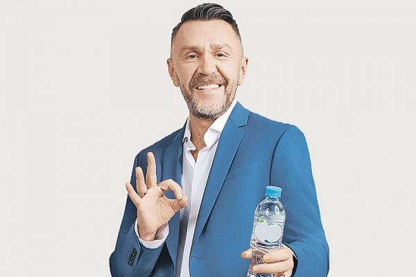 Звезды в рекламе: Сергей Шнуров перешел с алкоголя на воду и разбогател на 20 миллионов рублей