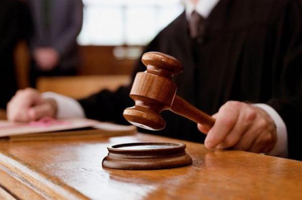 Суд приговорил к 14 годам колонии мужчину, отрубившего руки жене