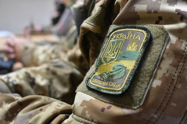 Луганск спас беглого ВСУшника: боевик отблагодарил ЛНР служебными документами 