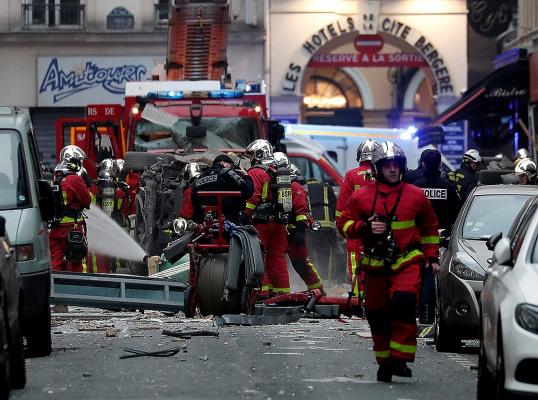 Взрыв в парижской булочной предварительно связали с утечкой газа
