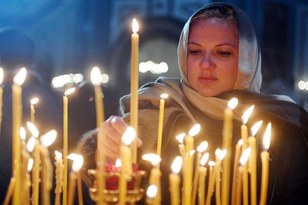 Можно ли молиться, ставить свечи и прикладываться к мощам в храмах Константинопольского патриархата