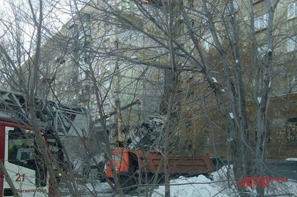 МЧС: в Магнитогорске сохраняется угроза обрушения конструкций дома