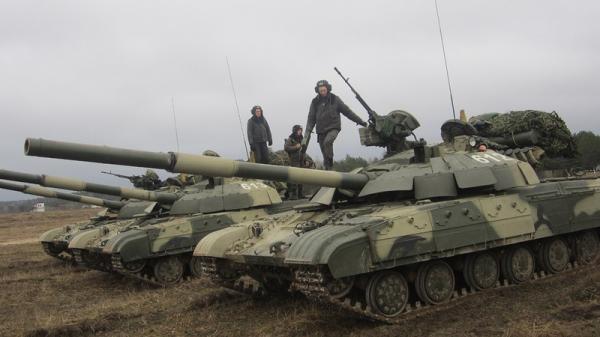 ВСУ перебросили на Донбасс три десятка танков