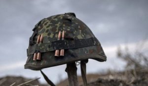 При погрузке военной техники погиб украинский боевик, трое получили ранения