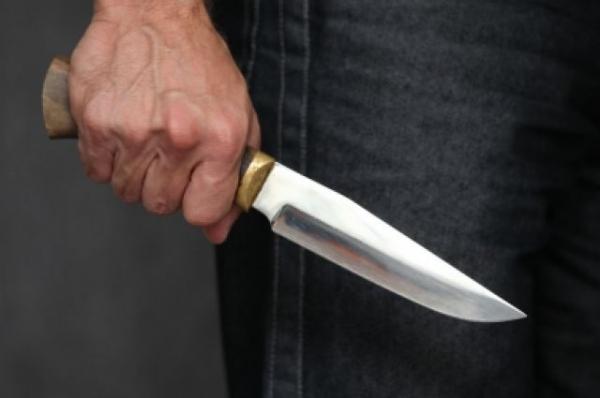 В Петербурге в метро мужчина напал с ножом на двух глухонемых людей