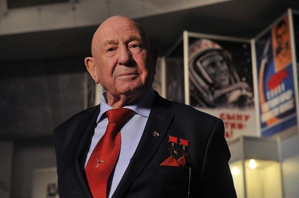 Леонов и пустота: зачем придумали, что легендарный космонавт сбежал из России