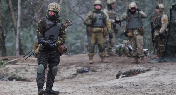 Украинские диверсанты попытались прорваться в ДНР: раненного сослуживца каратели бросили на поле боя