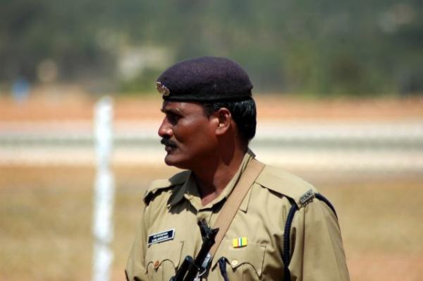 Пятеро полицейских погибли в Индии при атаке террористов - СМИ