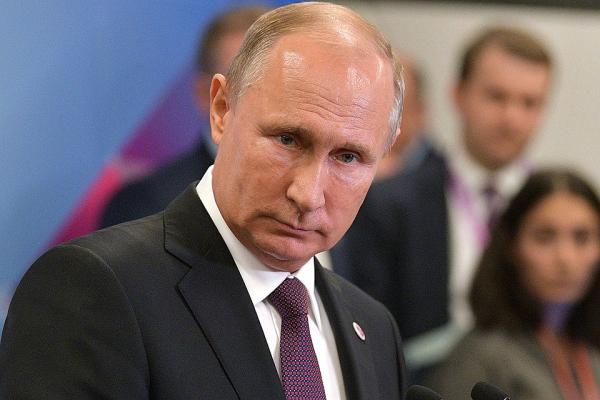 Владимир Путин: С властями Украины сейчас не о чем говорить