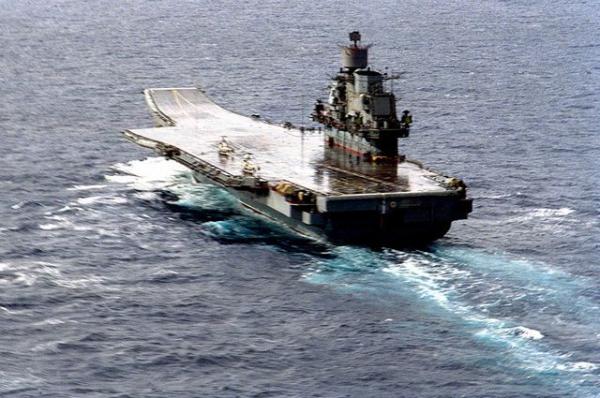 Крейсер «Адмирал Кузнецов» отвезли на 35-й судоремонтный завод после ЧП