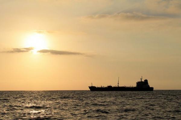 Власти ОАЭ прокомментировали инцидент с танкерами