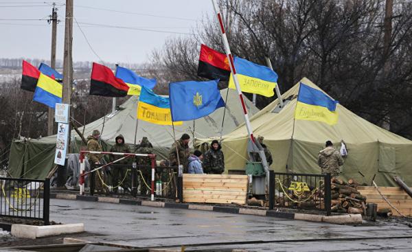 «Минск» не нужен для снятия блокады Донбасса: Киеву предложили пересмотреть собственные решения