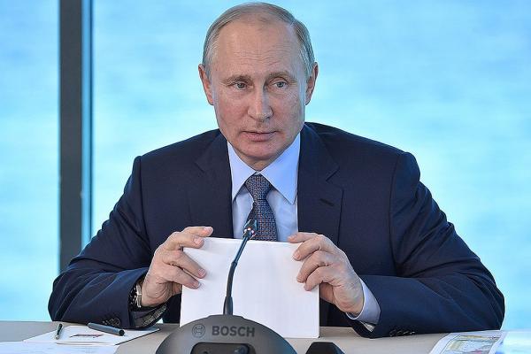 Дмитрий Песков: Женат Путин или не женат, на выполнение президентских функций это никак не влияет