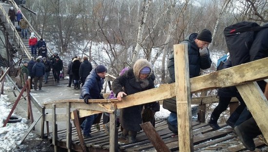 На украинском КПП сотрудники СБУ избили пенсионера, принуждая к сотрудничеству