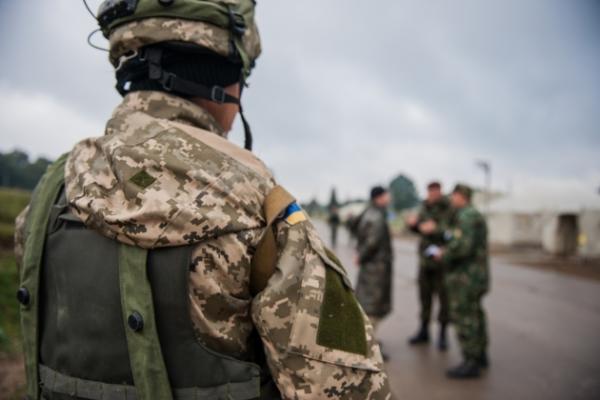ЛНР: украинские боевики передислоцируют технику в Донбассе