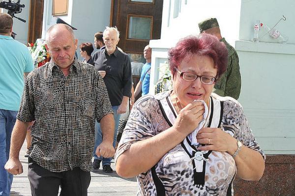 Я следил за семьей погибшего Главы ДНР. Донецкий врач рассказал, как дежурил на похоронах Александра Захарченко