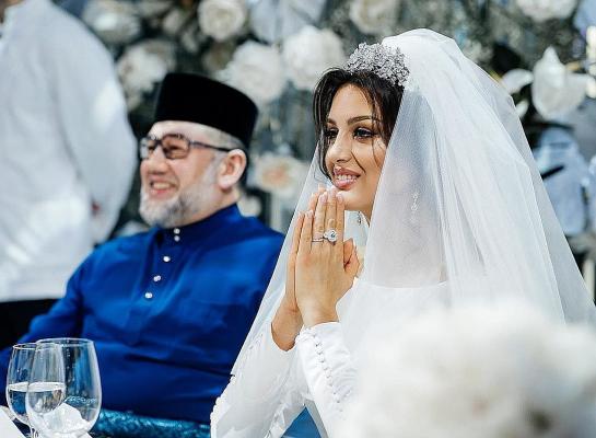 «Это официально»: подруга рассказала о разводе экс-короля Малайзии с «Мисс Москва-2015»