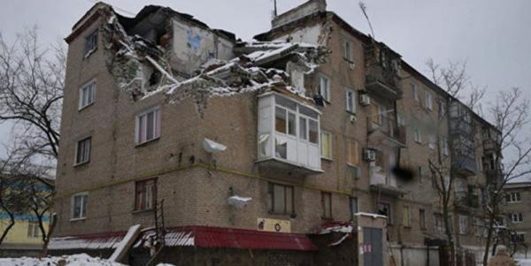 В результате обстрела ВСУ поврежден дом в Докучаевске