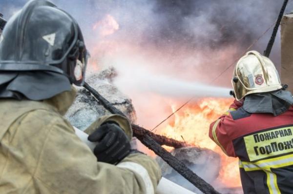 В Петербурге горит ледокол «Виктор Черномырдин», есть пострадавшие