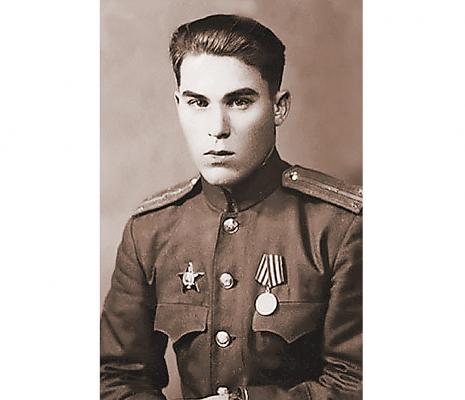 Сталин обещал жандармам, что женится на 14-летней любовнице, как только она станет совершеннолетней