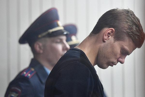 «Зенит» вступил в битву за Александра Кокорина, но Мосгорсуд не стал выпускать футболиста под домашний арест