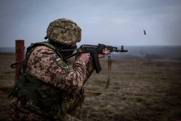 «Режим тишины» снова нарушен: киевские боевики обстреляли поселок в ЛНР