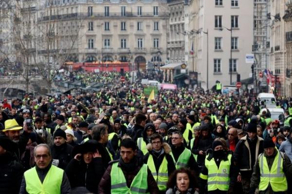 МВД Франции: в протестах «желтых жилетов» участвует 50 тысяч человек