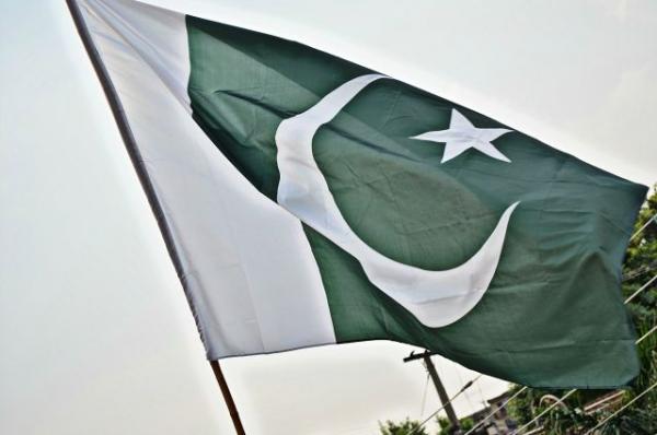 СМИ: в Пакистане из-за взрыва бомбы погибли не менее трех человек