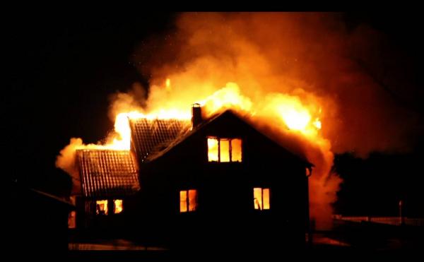Пожар в Коминтерново: Под огонь ВСУ попали два жилых дома