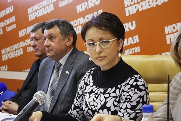 Министра, предложившую месяц питаться на 3,5 тысячи рублей, уволили из правительства Саратовской области